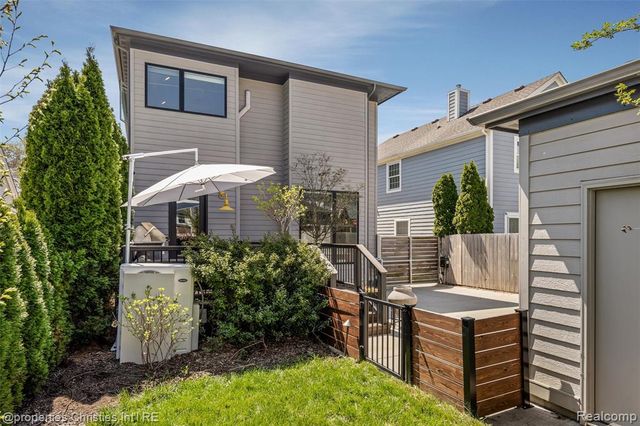 1507 Cole Street, Birmingham, MI 48009