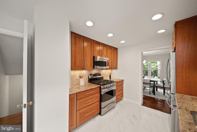 2024 HIGHBORO WAY, Falls Church, VA 22043