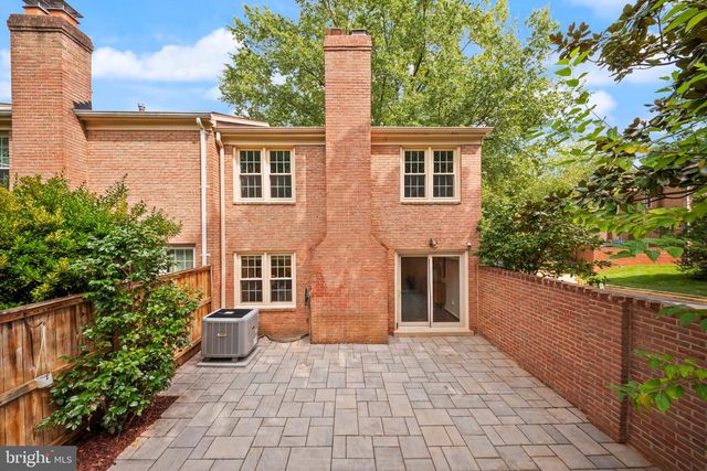 2024 HIGHBORO WAY, Falls Church, VA 22043