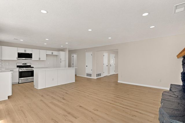 5220 Irving Boulevard NW, Albuquerque, NM 87114