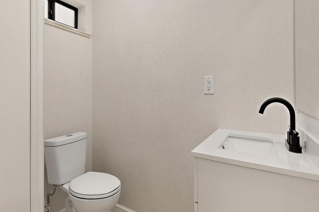 5220 Irving Boulevard NW, Albuquerque, NM 87114