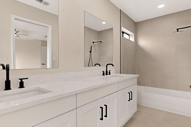 5220 Irving Boulevard NW, Albuquerque, NM 87114