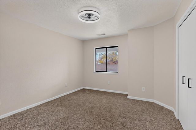 5220 Irving Boulevard NW, Albuquerque, NM 87114