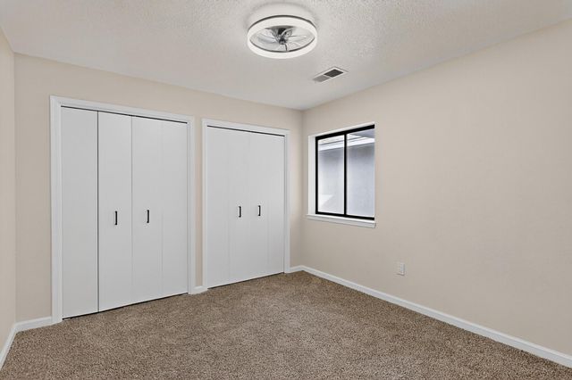 5220 Irving Boulevard NW, Albuquerque, NM 87114