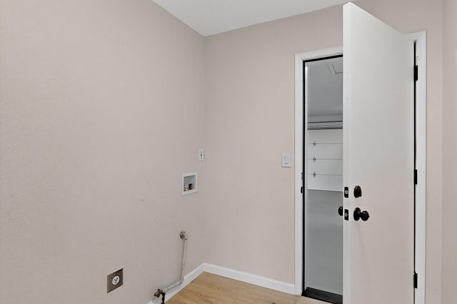 5220 Irving Boulevard NW, Albuquerque, NM 87114