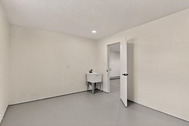 5220 Irving Boulevard NW, Albuquerque, NM 87114