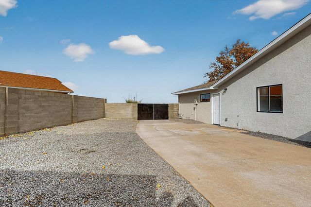 5220 Irving Boulevard NW, Albuquerque, NM 87114