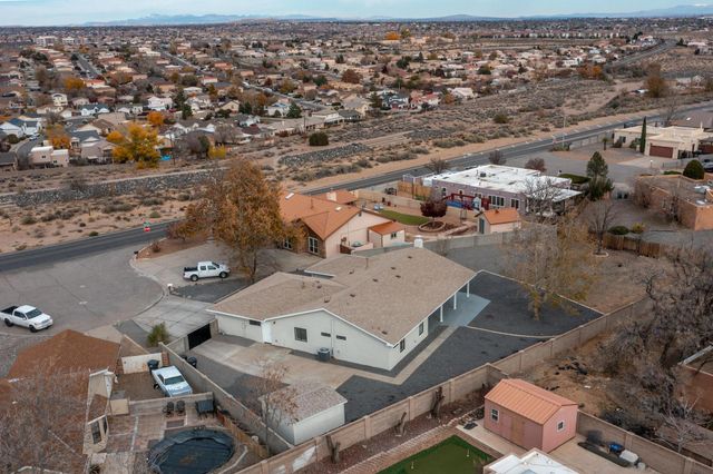 5220 Irving Boulevard NW, Albuquerque, NM 87114