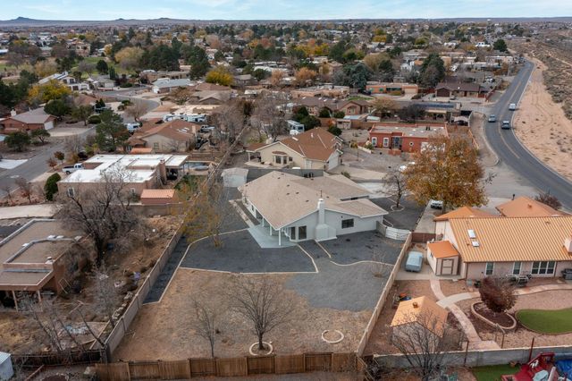 5220 Irving Boulevard NW, Albuquerque, NM 87114