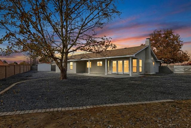 5220 Irving Boulevard NW, Albuquerque, NM 87114