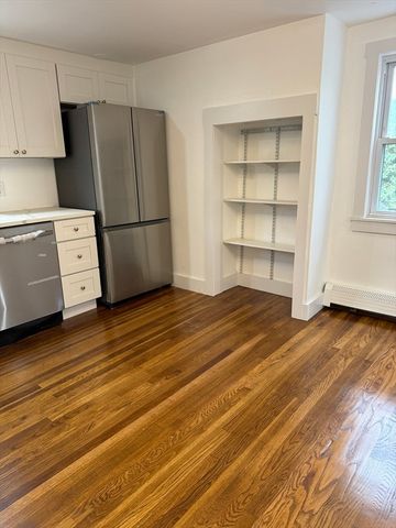 1099 S Main St, Bellingham, MA 02019