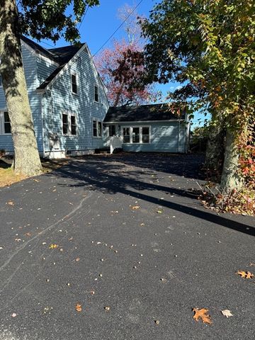 1099 S Main St, Bellingham, MA 02019