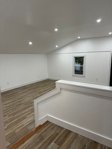 1099 S Main St, Bellingham, MA 02019