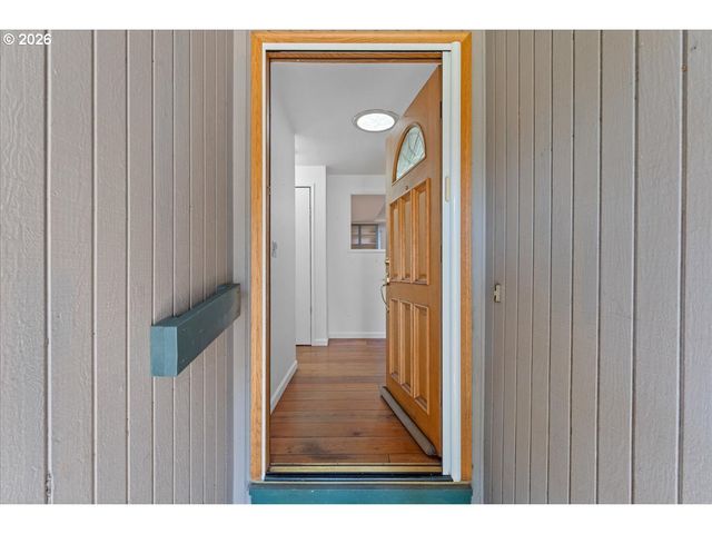 2631 Se CONCORD Rd, Milwaukie, OR 97267