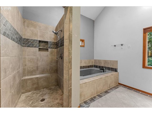 2631 Se CONCORD Rd, Milwaukie, OR 97267