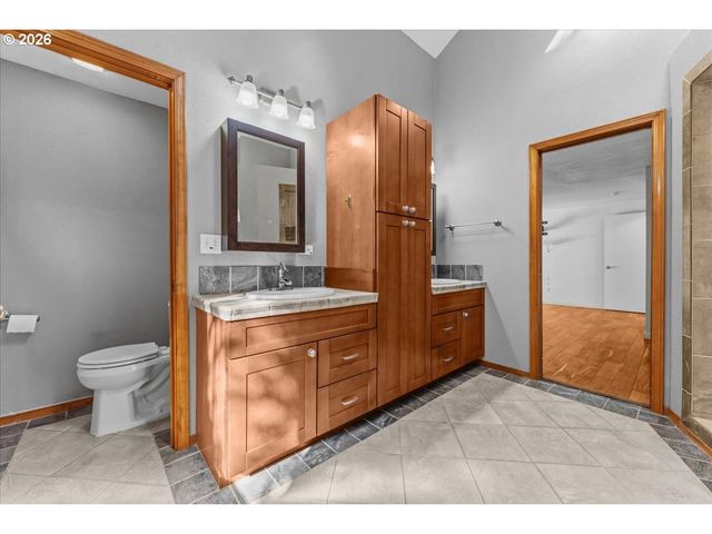 2631 Se CONCORD Rd, Milwaukie, OR 97267