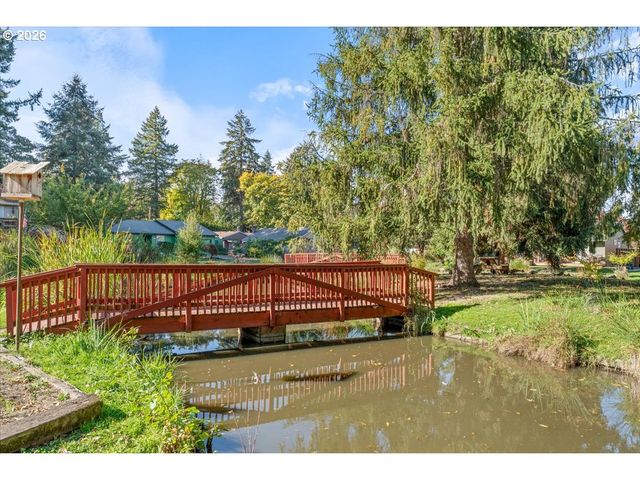 2631 Se CONCORD Rd, Milwaukie, OR 97267