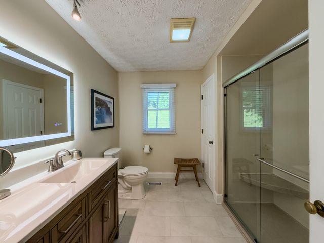 2774 Sasser Road, London, KY 40744