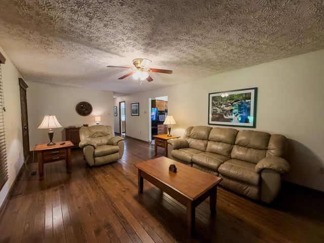 2774 Sasser Road, London, KY 40744