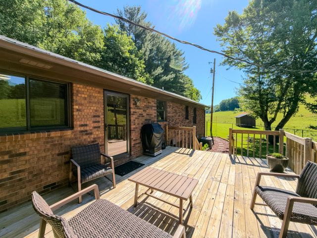 2774 Sasser Road, London, KY 40744