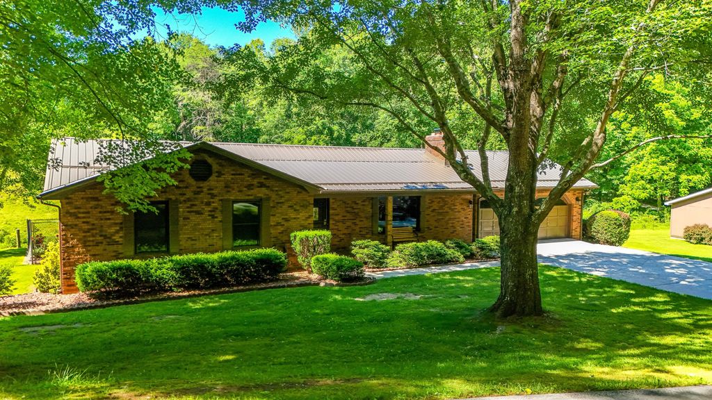 2774 Sasser Road, London, KY 40744