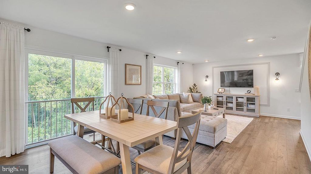 312 MONTEREY DR, Egg Harbor Township, NJ 08234