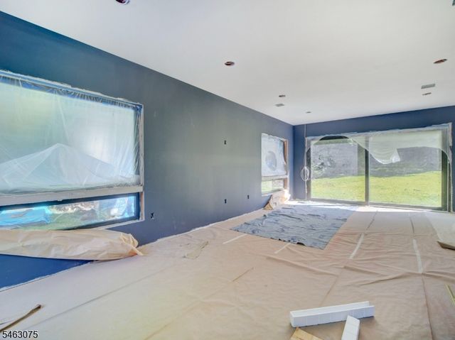 18 Rambling Brook Rd, Upper Saddle River Boro, NJ 07458