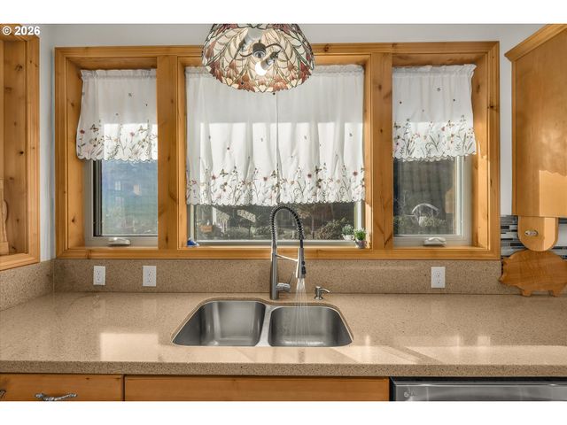 52135 E TERRA FERN Dr, Sandy, OR 97055