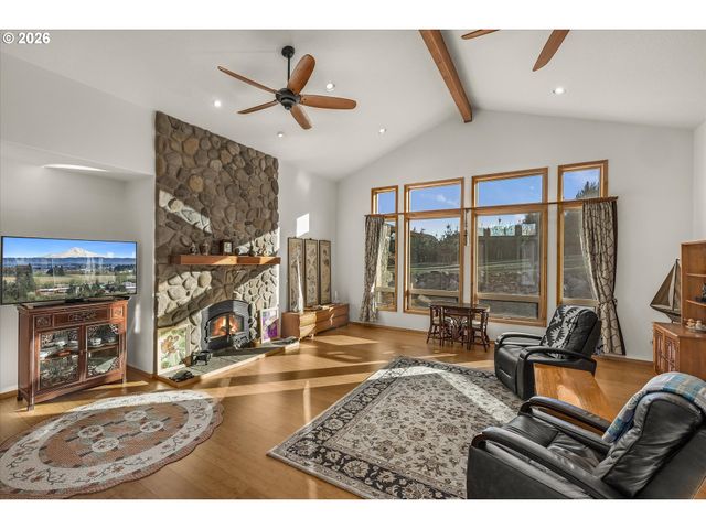 52135 E TERRA FERN Dr, Sandy, OR 97055