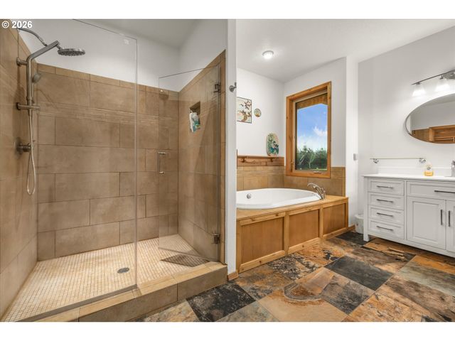 52135 E TERRA FERN Dr, Sandy, OR 97055