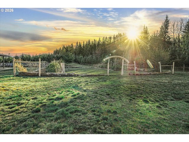 52135 E TERRA FERN Dr, Sandy, OR 97055