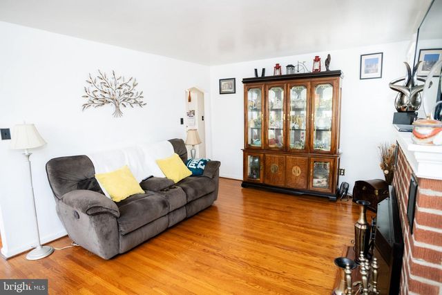 733 EGGLESTON, Sharon Hill, PA 19079