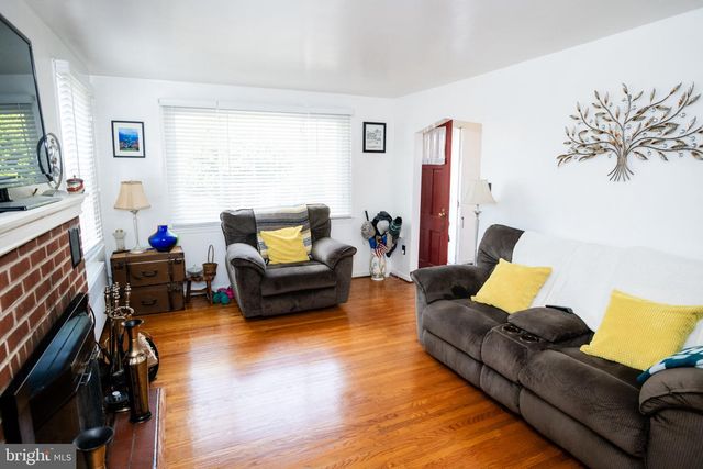 733 EGGLESTON, Sharon Hill, PA 19079