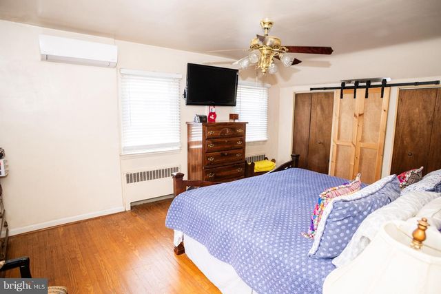 733 EGGLESTON, Sharon Hill, PA 19079