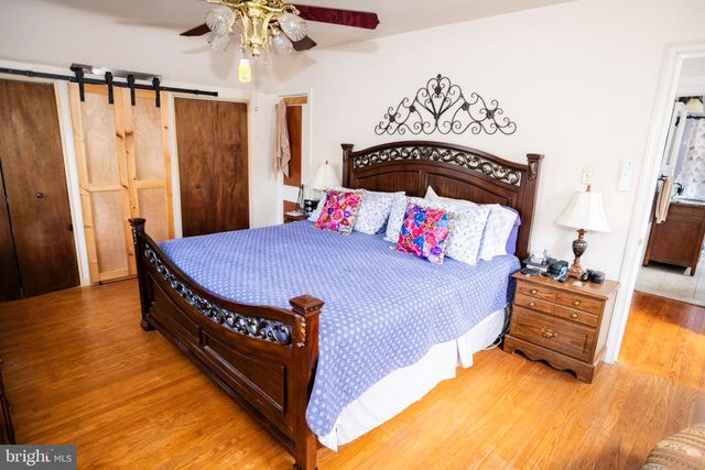 733 EGGLESTON, Sharon Hill, PA 19079