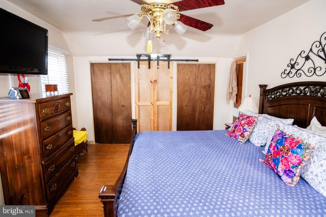 733 EGGLESTON, Sharon Hill, PA 19079