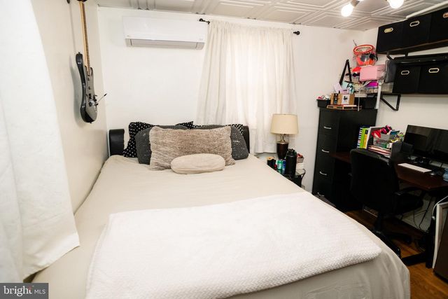 733 EGGLESTON, Sharon Hill, PA 19079