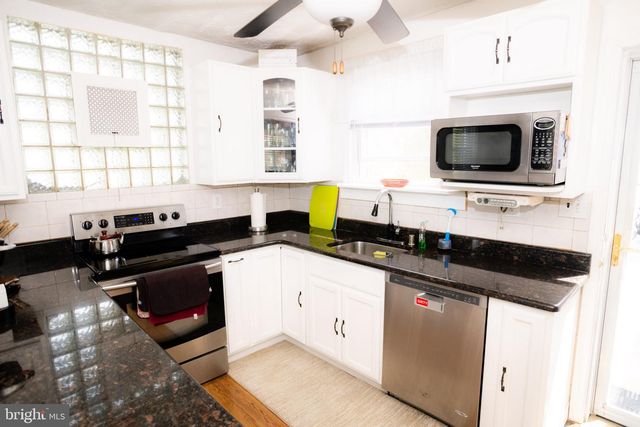 733 EGGLESTON, Sharon Hill, PA 19079