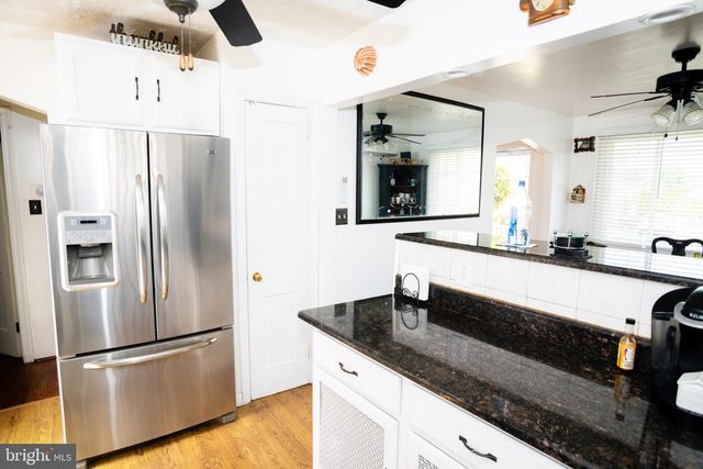 733 EGGLESTON, Sharon Hill, PA 19079