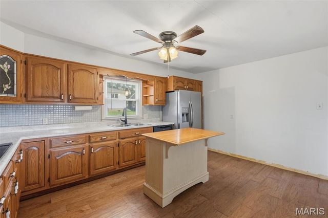 805 Brooksher Drive, Elsberry, MO 63343