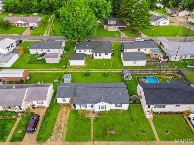 805 Brooksher Drive, Elsberry, MO 63343