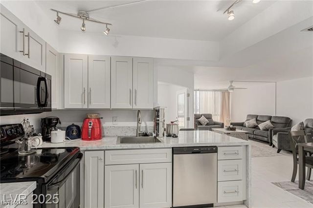 3930 University Center Drive 208, Las Vegas, NV 89119