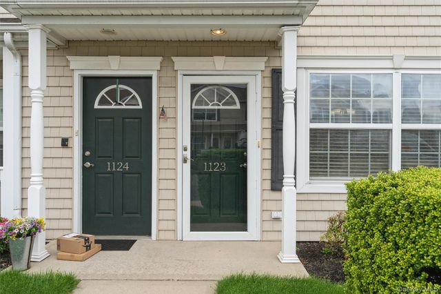 1123 Willow Lane, Valley Stream, NY 11580