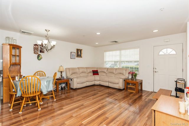 1123 Willow Lane, Valley Stream, NY 11580