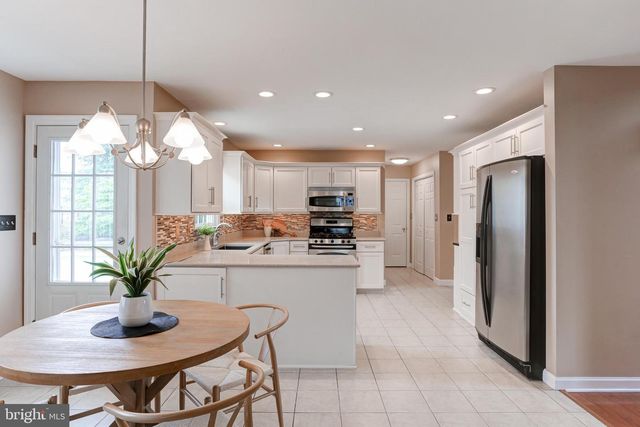 10 SILVER MAPLE DRIVE, Boiling Springs, PA 17007