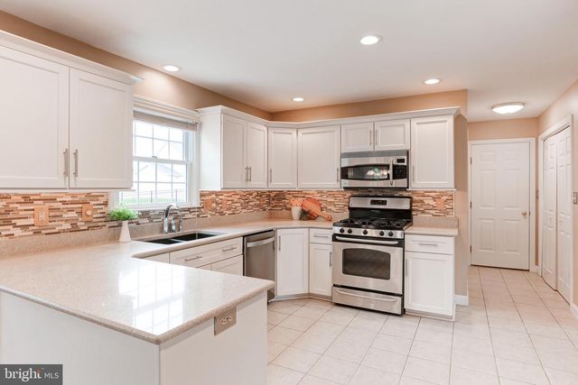 10 SILVER MAPLE DRIVE, Boiling Springs, PA 17007