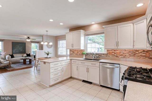 10 SILVER MAPLE DRIVE, Boiling Springs, PA 17007