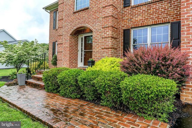 10 SILVER MAPLE DRIVE, Boiling Springs, PA 17007