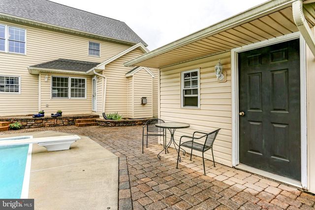 10 SILVER MAPLE DRIVE, Boiling Springs, PA 17007