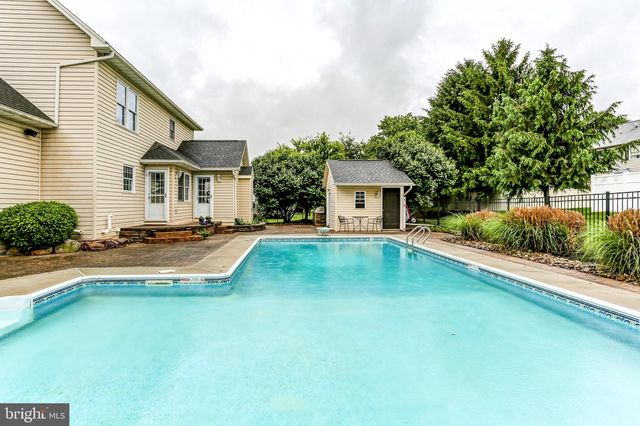 10 SILVER MAPLE DRIVE, Boiling Springs, PA 17007